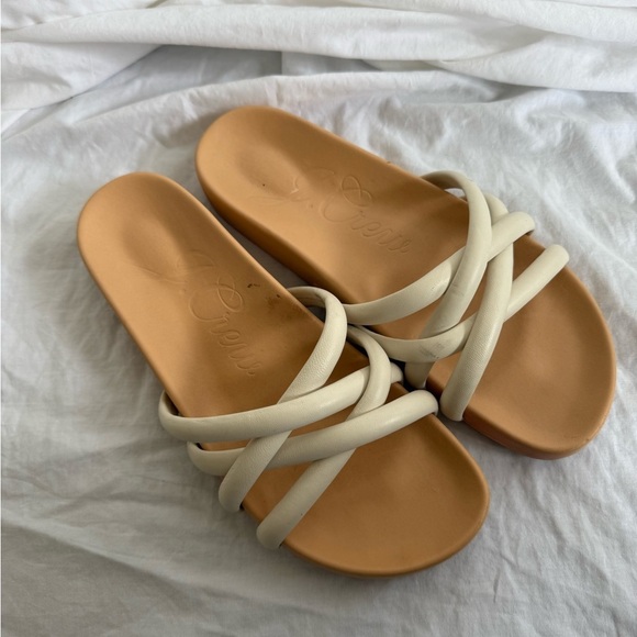 J. Crew Pacific cushy leather strap sandals AY424 White
Slide on slip Size 9.5 - Picture 10 of 11